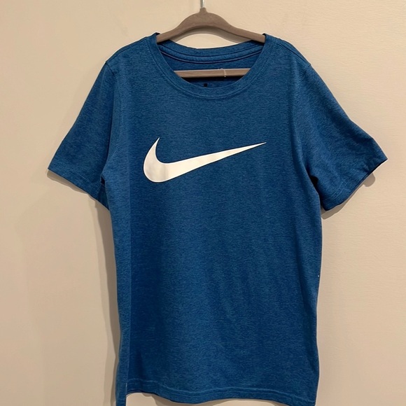 Boys Nike Dri Fit Blue T-shirt - Picture 1 of 4